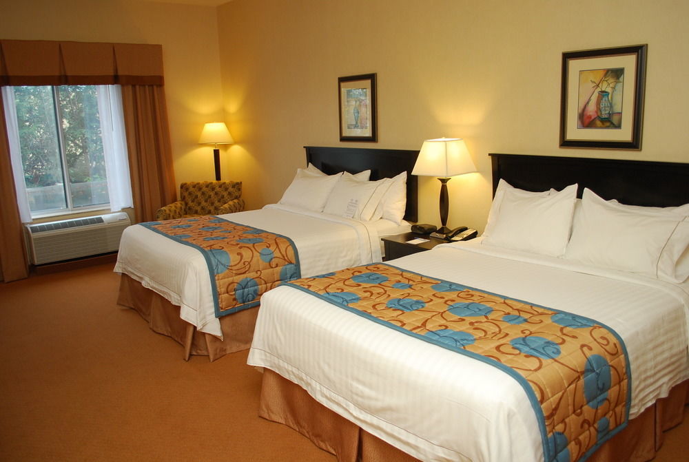 Fairfield Inn & Suites By Marriott Kelowna Zewnętrze zdjęcie